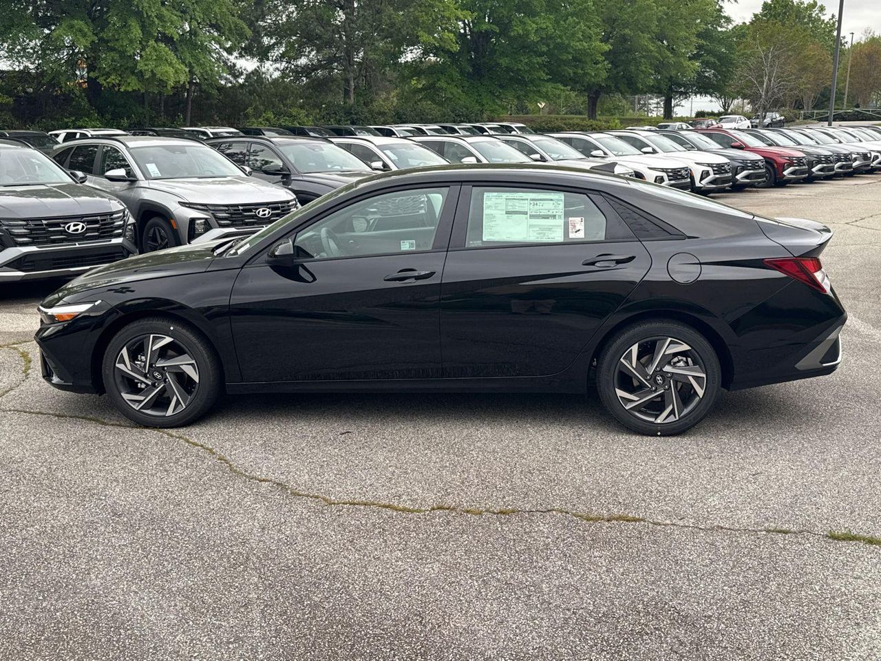 2025 Hyundai Elantra SEL Sport photo 5