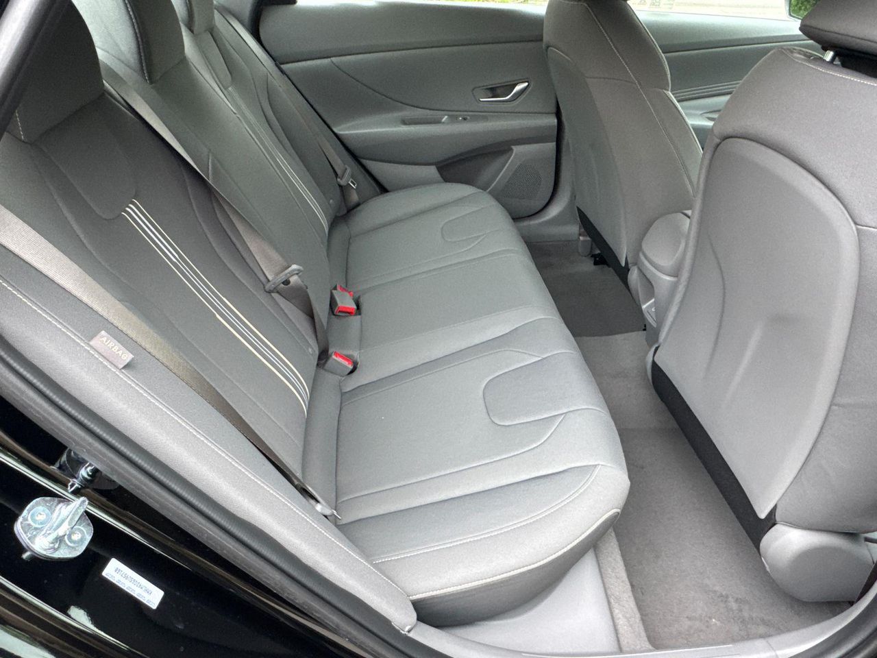 2025 Hyundai Elantra SEL Sport photo 12