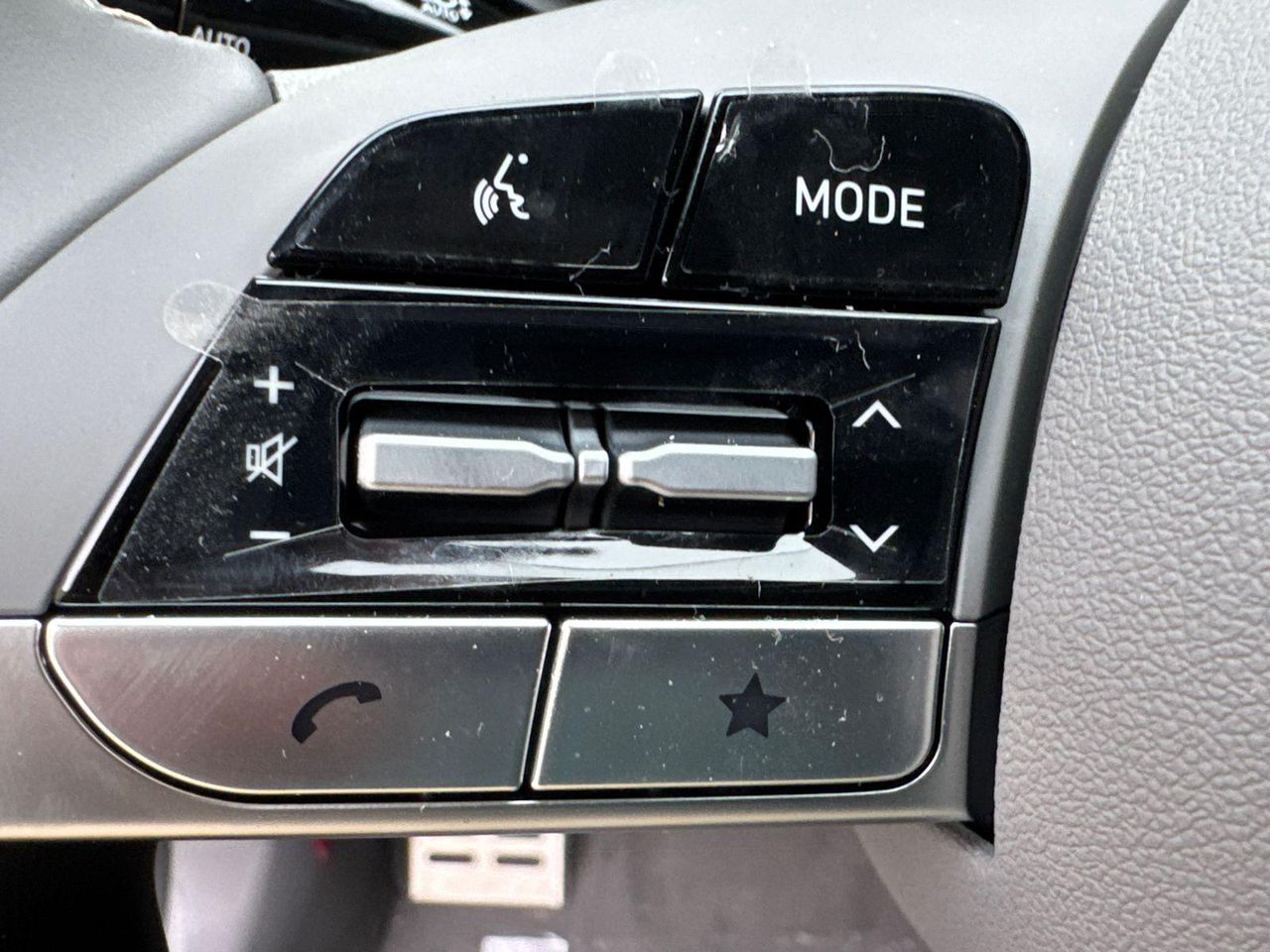 2025 Hyundai Elantra SEL Sport photo 21