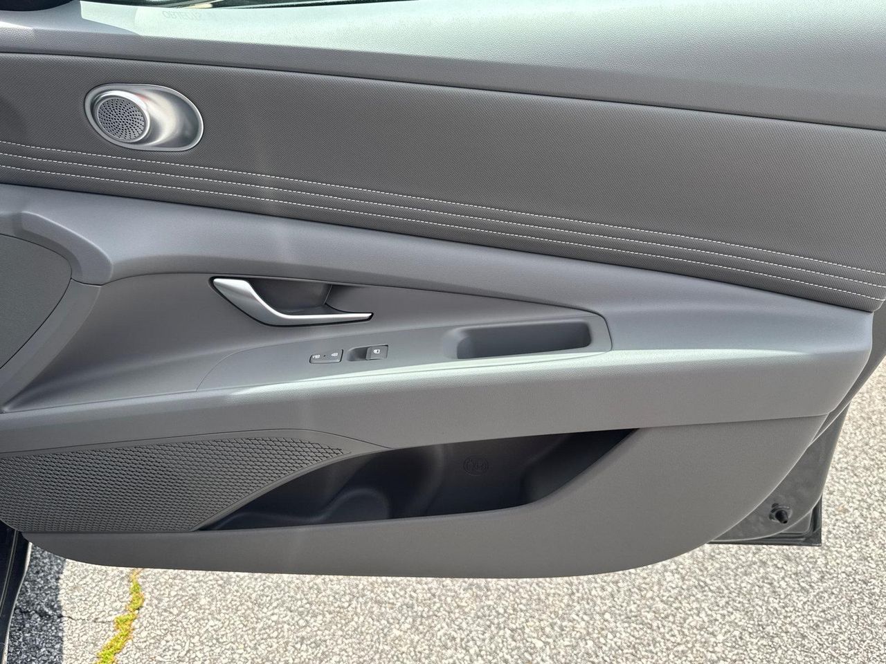 New 2025 Gray Hyundai SEL Sport image 15