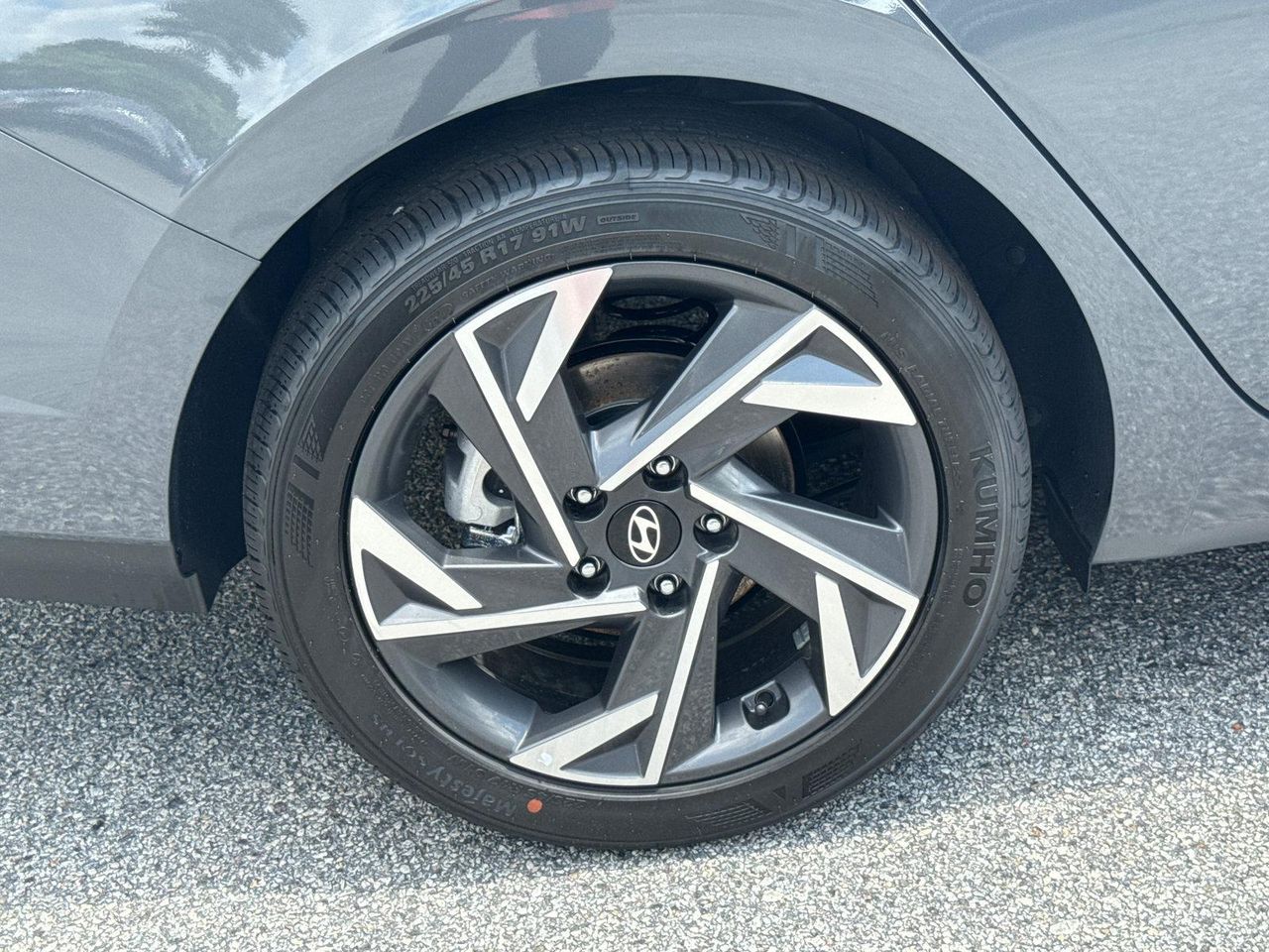 New 2025 Gray Hyundai SEL Sport image 18