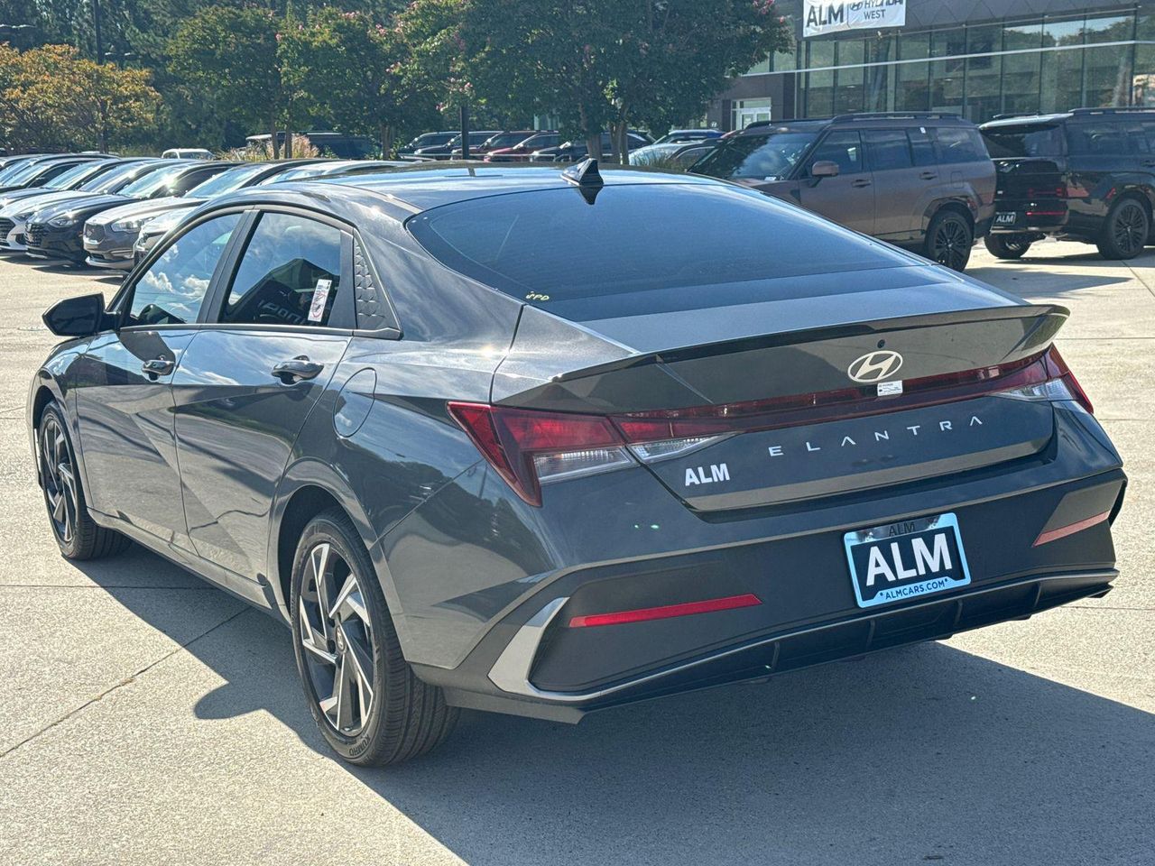 2025 Hyundai Elantra SEL Sport photo 7