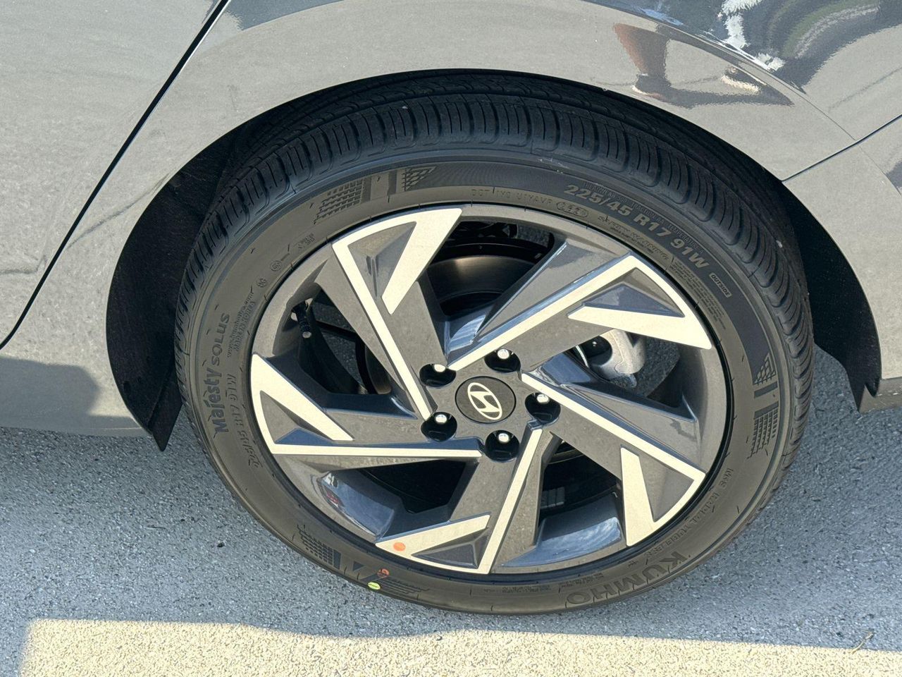 2025 Hyundai Elantra SEL Sport photo 19