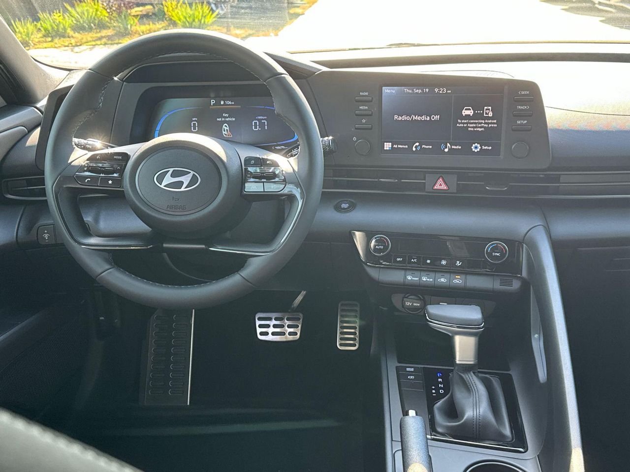 2025 Hyundai Elantra SEL Sport photo 23