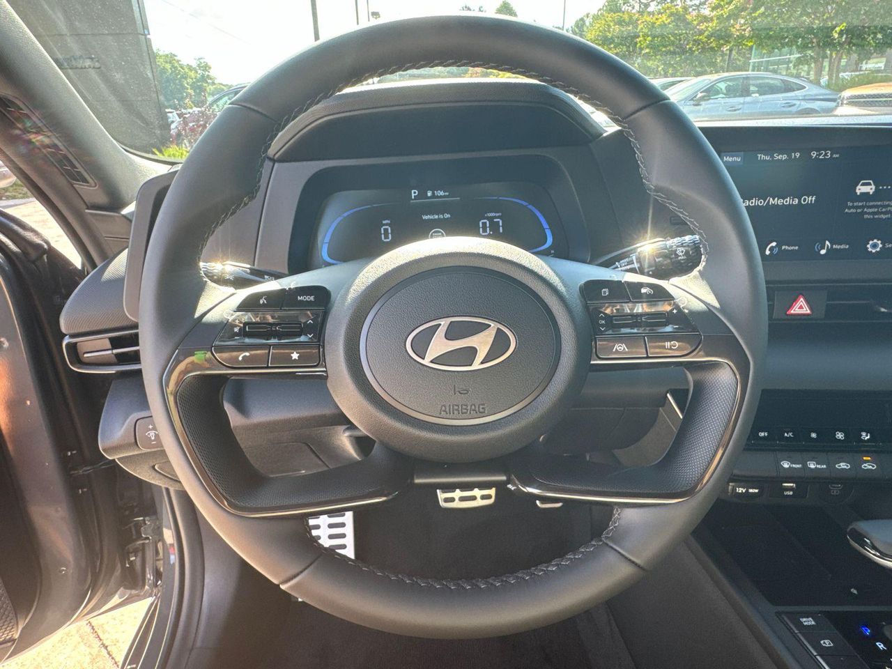 2025 Hyundai Elantra SEL Sport photo 25