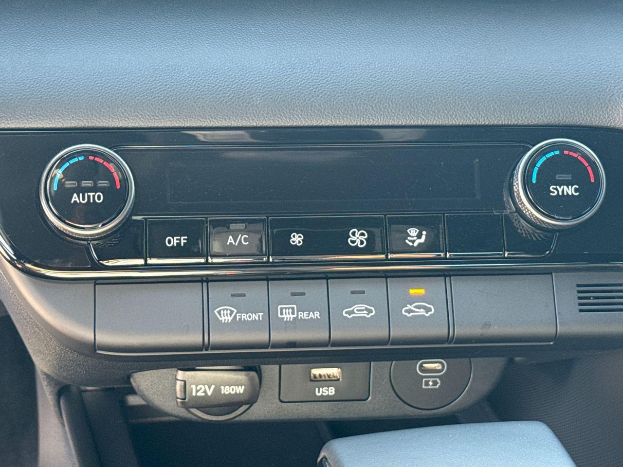 2025 Hyundai Elantra SEL Sport photo 31