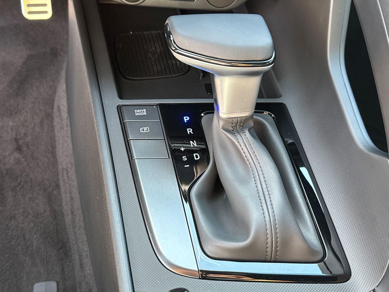 2025 Hyundai Elantra SEL Sport photo 33