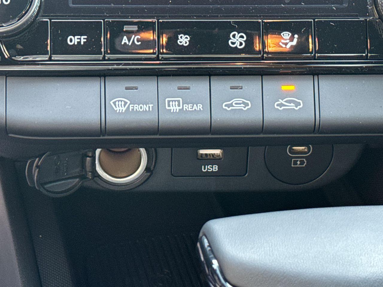 2025 Hyundai Elantra SEL Sport photo 32