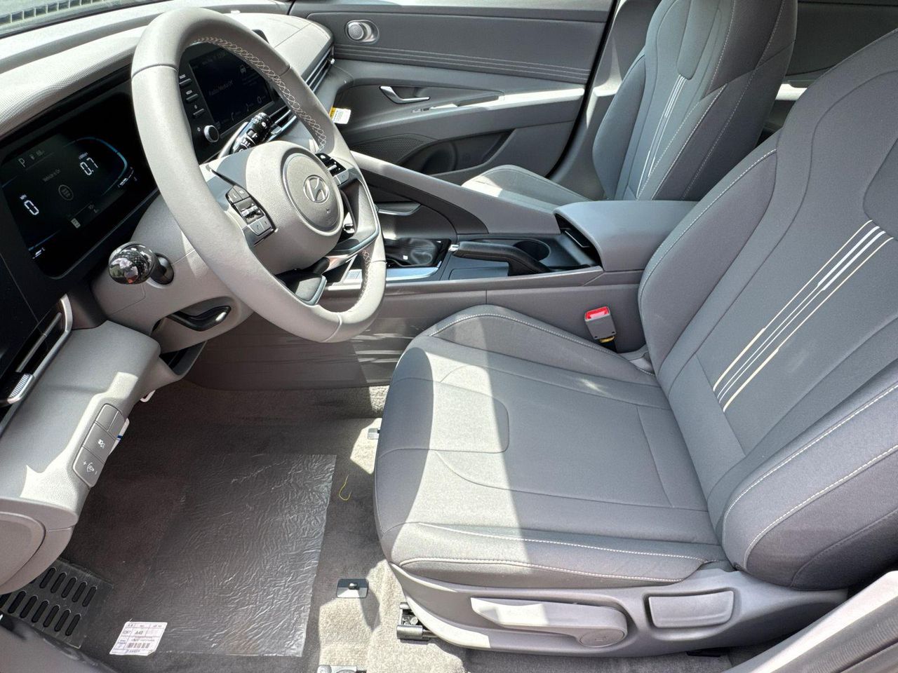New 2025 Gray HYUNDAI SEL Sport image 10