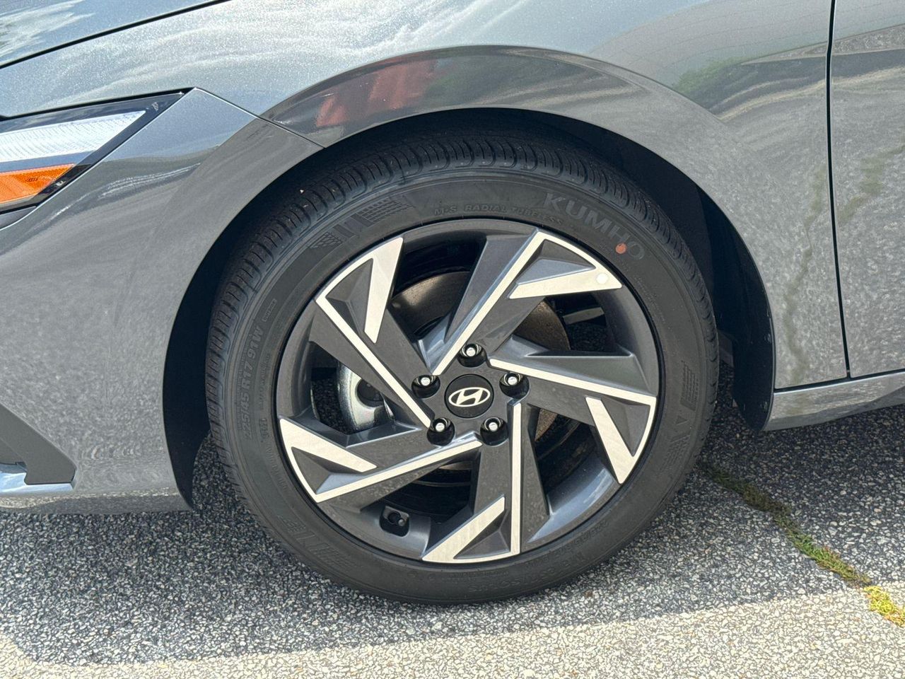New 2025 Gray HYUNDAI SEL Sport image 12