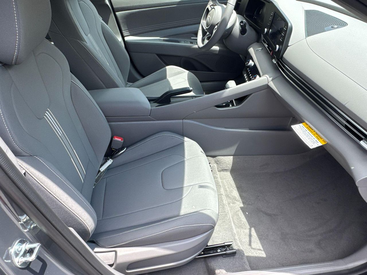 New 2025 Gray HYUNDAI SEL Sport image 14