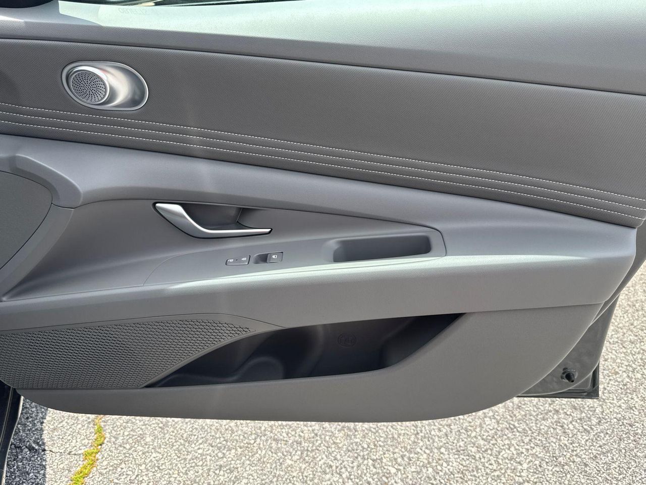 New 2025 Gray HYUNDAI SEL Sport image 15