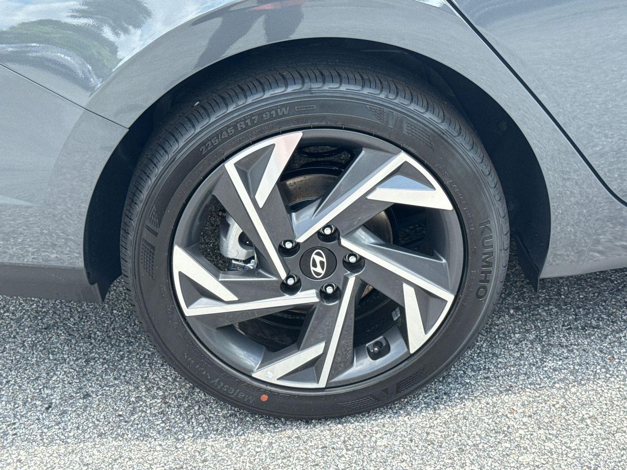 New 2025 Gray HYUNDAI SEL Sport image 18