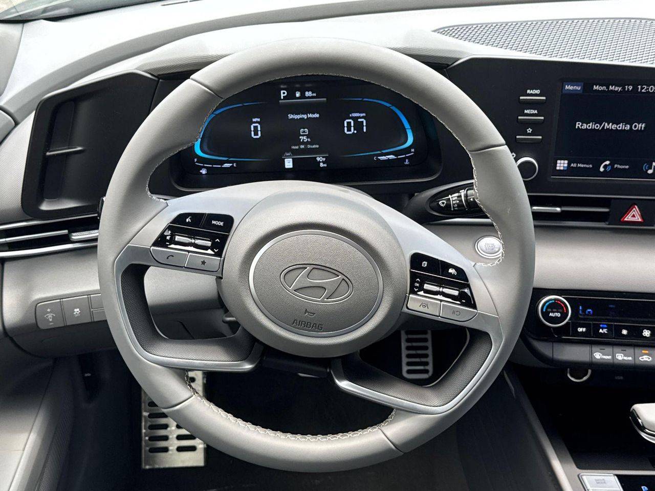 New 2025 Gray HYUNDAI SEL Sport image 24