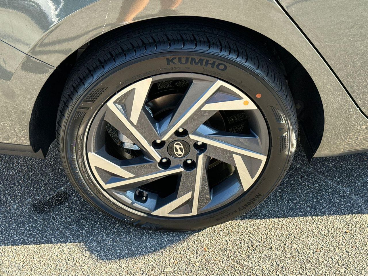 2025 Hyundai Elantra SEL Sport photo 17