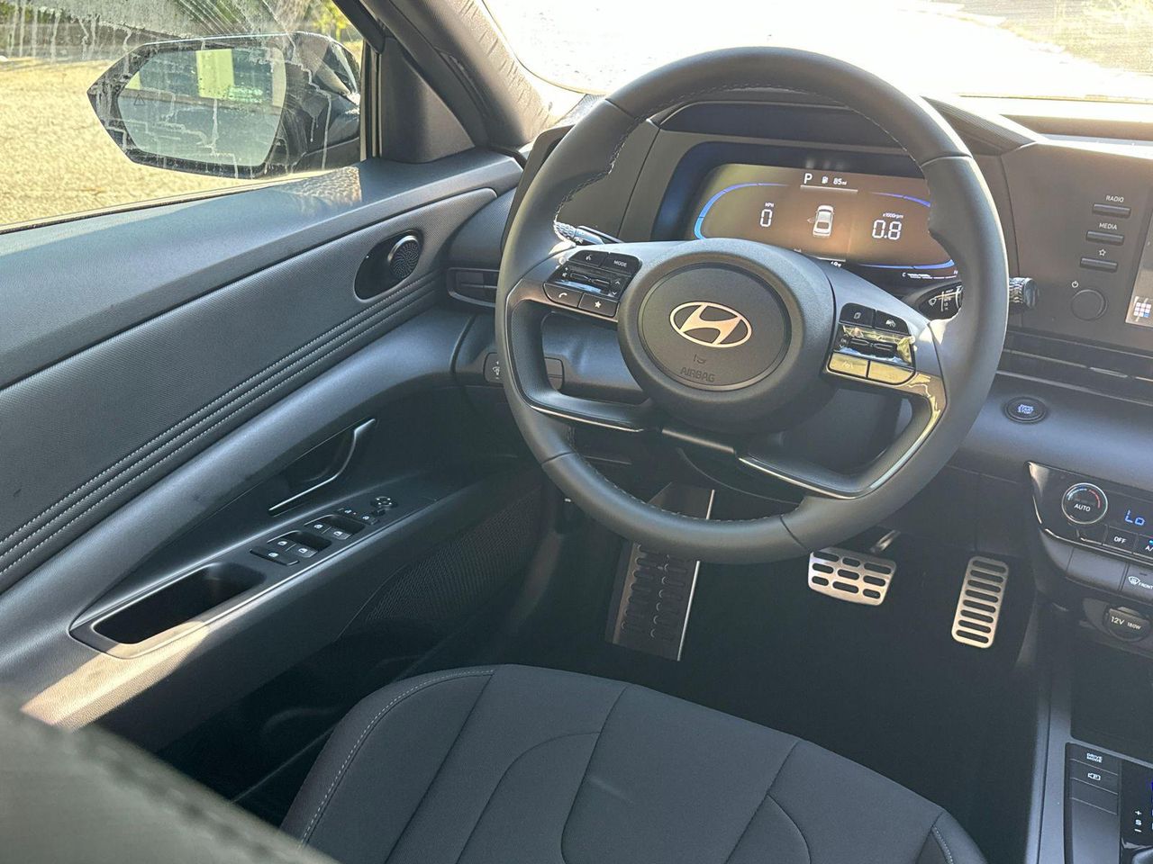 2025 Hyundai Elantra SEL Sport photo 24