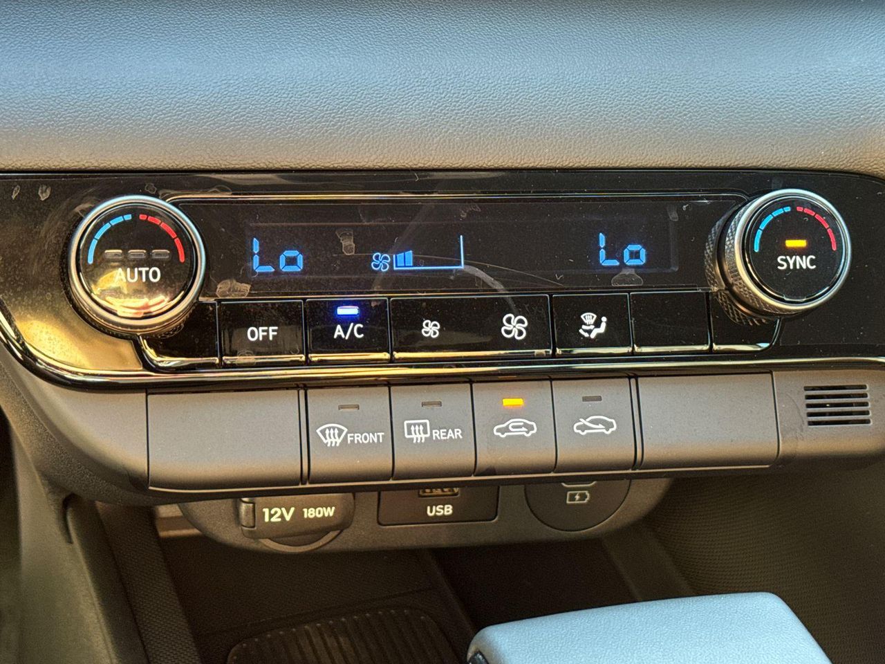 2025 Hyundai Elantra SEL Sport photo 31