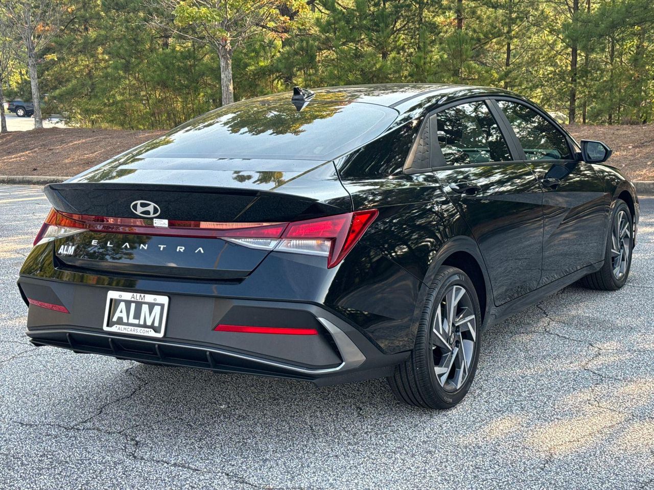 2025 Hyundai Elantra SEL Sport photo 5