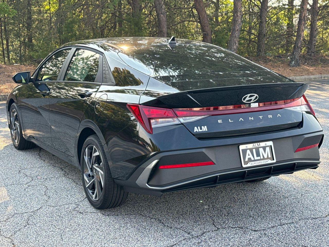 2025 Hyundai Elantra SEL Sport photo 7
