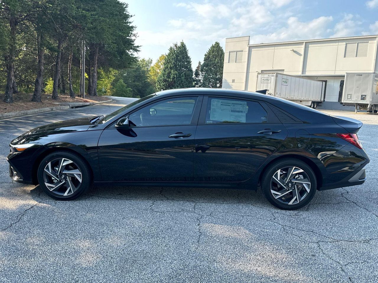 2025 Hyundai Elantra SEL Sport photo 8