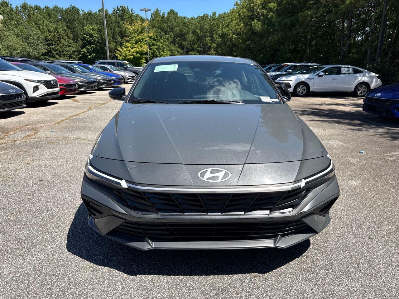 2025 Hyundai Elantra SEL Sport photo 2