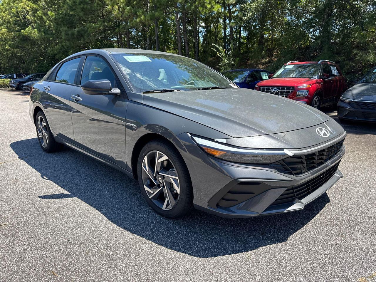 2025 Hyundai Elantra SEL Sport photo 3