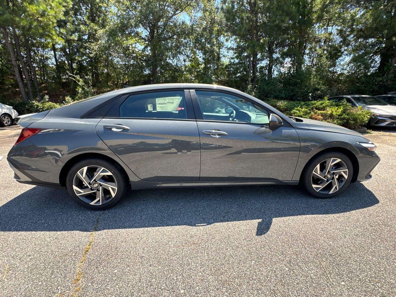 2025 Hyundai Elantra SEL Sport photo 4