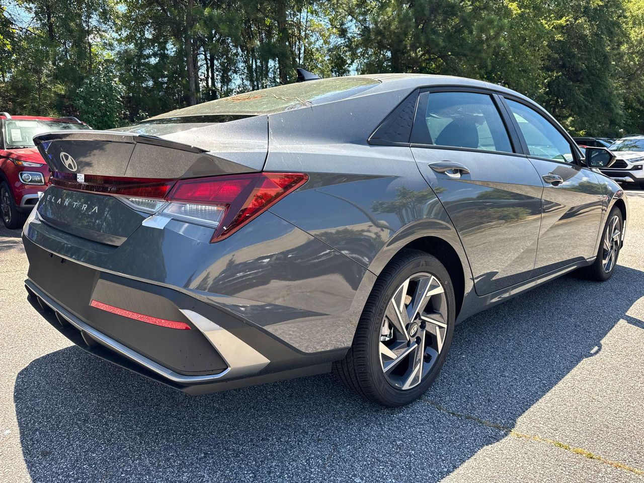 2025 Hyundai Elantra SEL Sport photo 5
