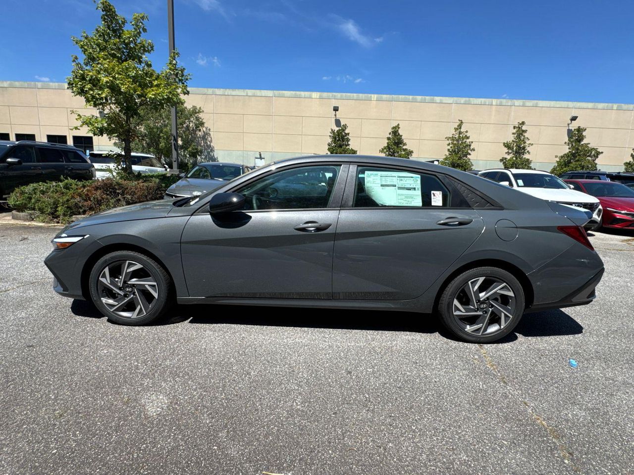 2025 Hyundai Elantra SEL Sport photo 8