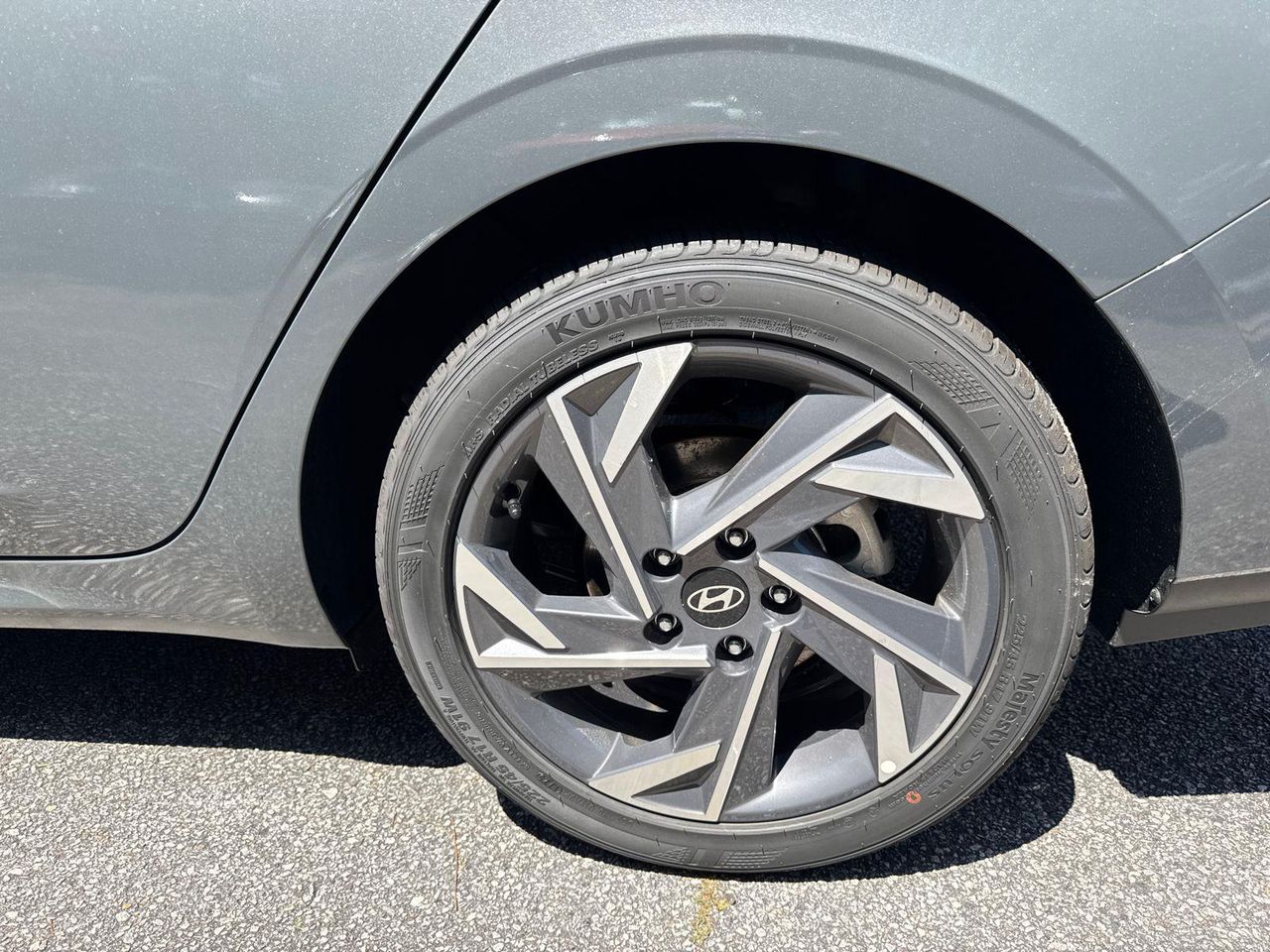 2025 Hyundai Elantra SEL Sport photo 18