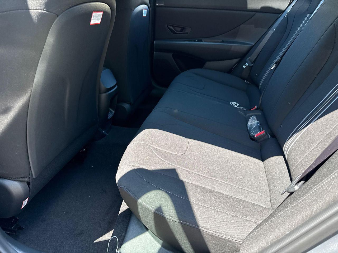 2025 Hyundai Elantra SEL Sport photo 19