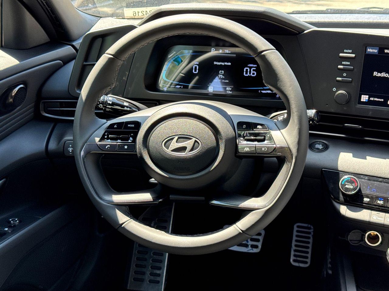 2025 Hyundai Elantra SEL Sport photo 22