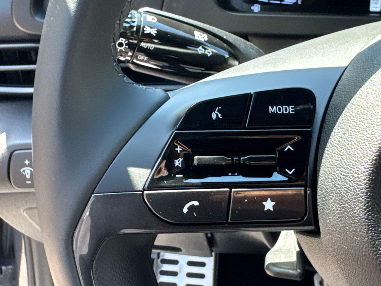 2025 Hyundai Elantra SEL Sport photo 23
