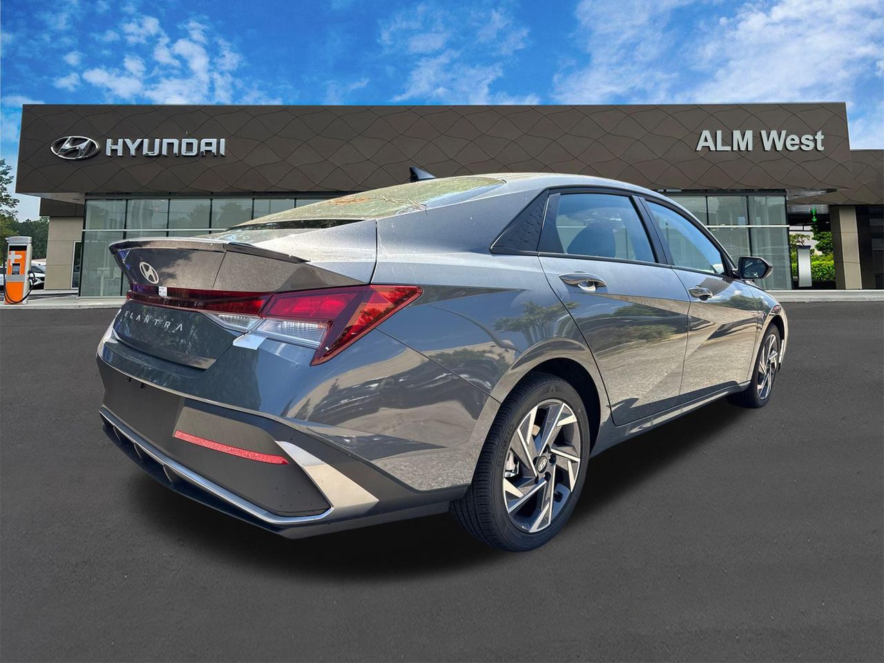 2025 Hyundai Elantra SEL - Photo 6