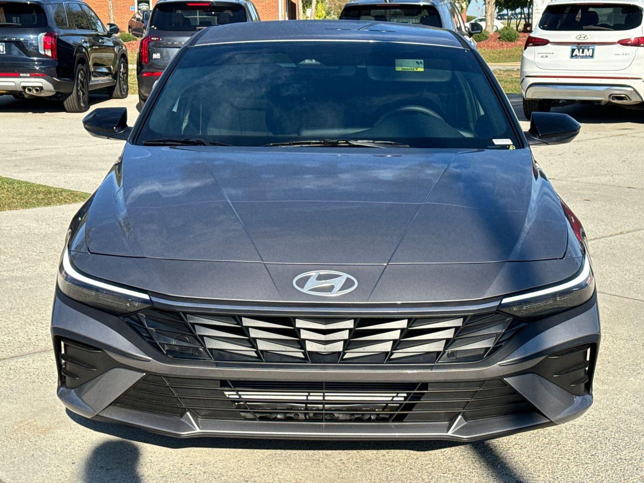 2025 Hyundai Elantra SEL Sport photo 2