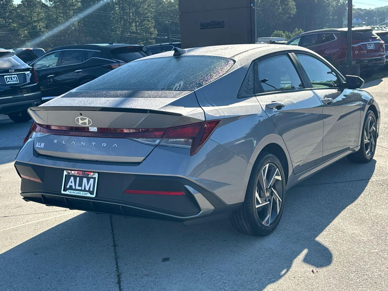 2025 Hyundai Elantra SEL Sport photo 5