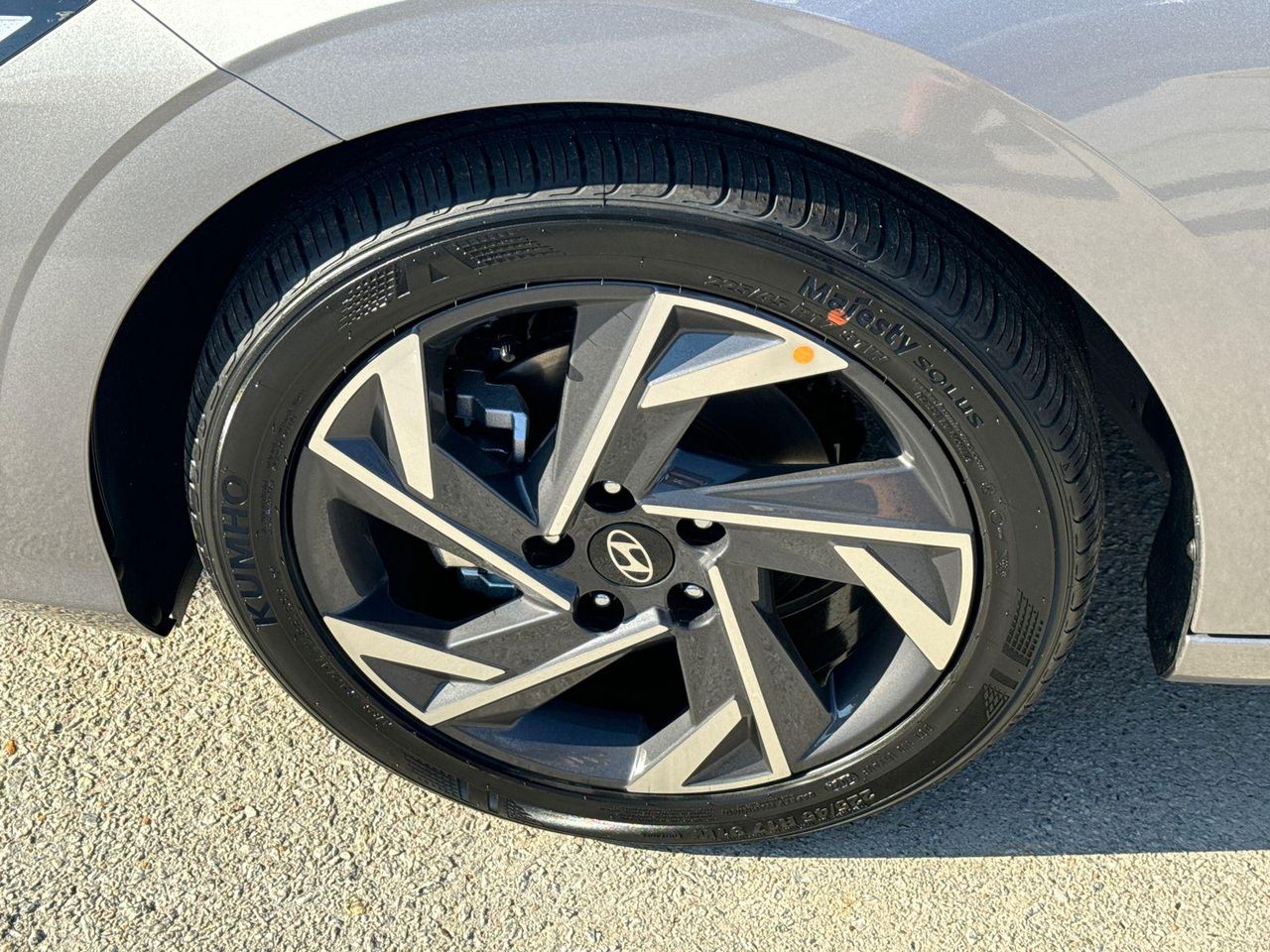 2025 Hyundai Elantra SEL Sport photo 11