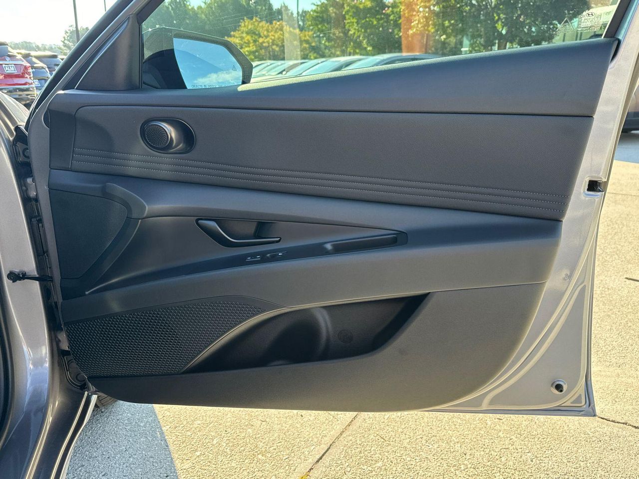 2025 Hyundai Elantra SEL Sport photo 14
