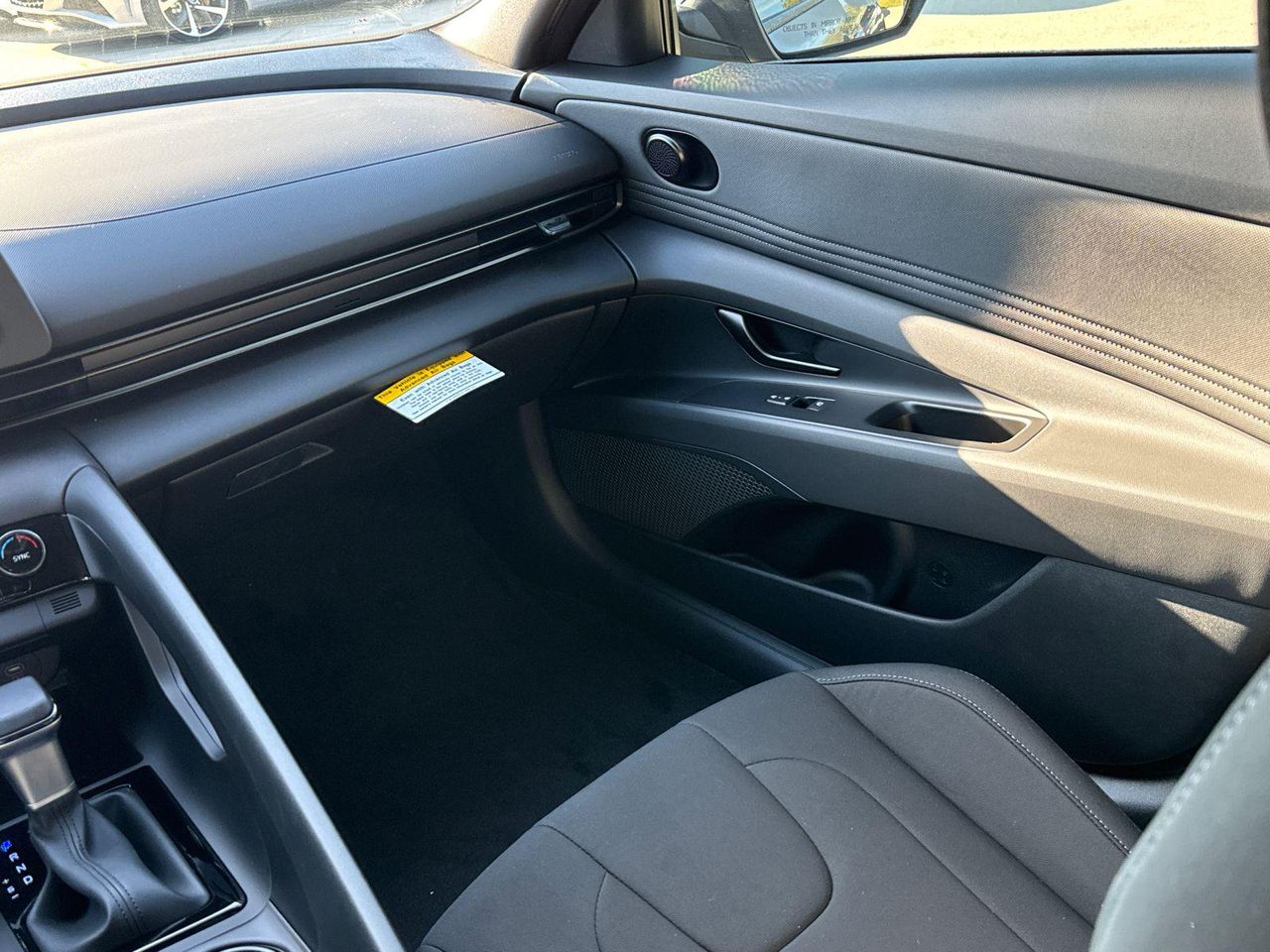 2025 Hyundai Elantra SEL Sport photo 22