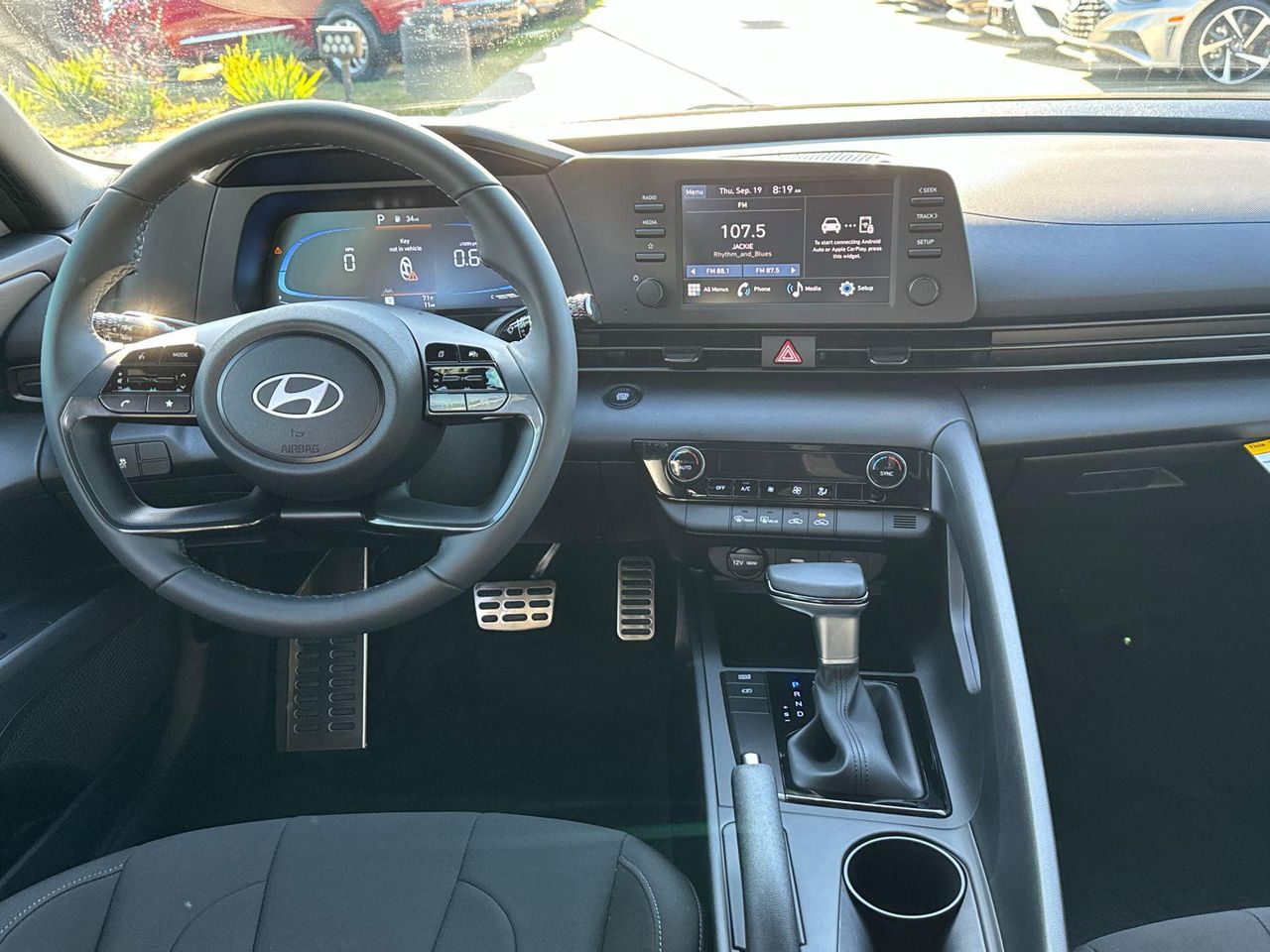 2025 Hyundai Elantra SEL Sport photo 23