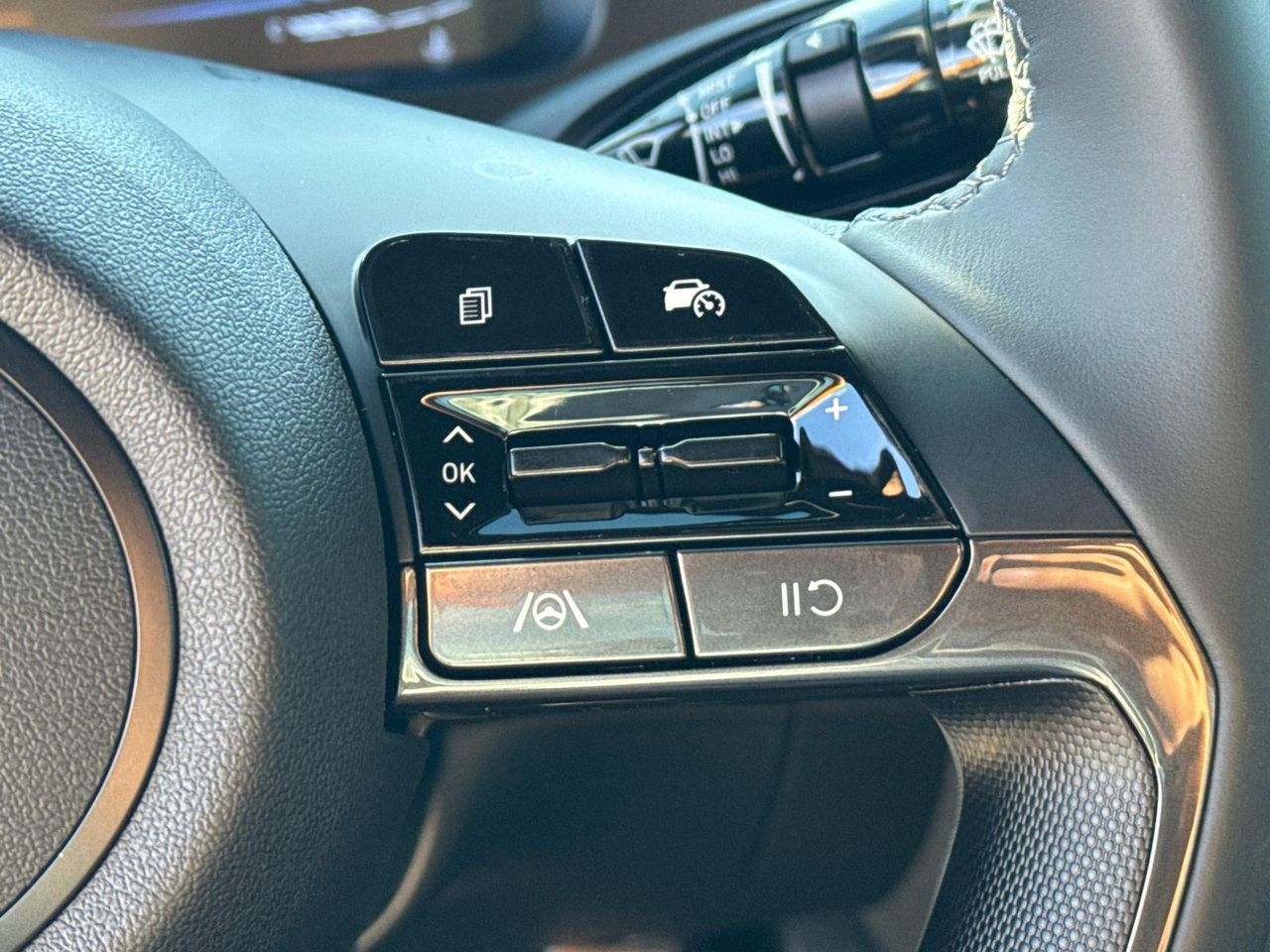 2025 Hyundai Elantra SEL Sport photo 27