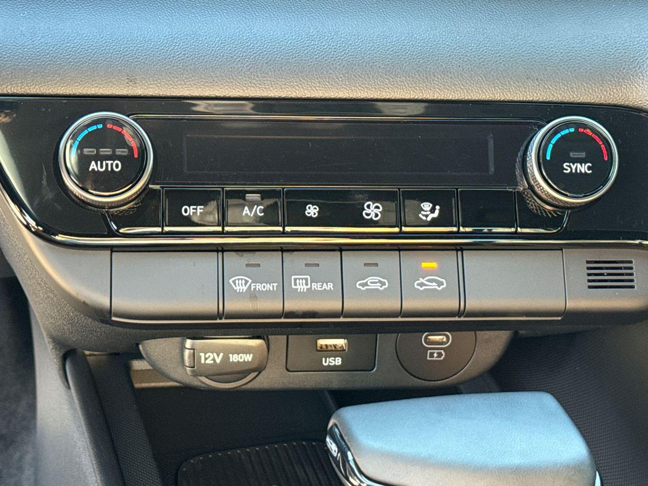 2025 Hyundai Elantra SEL Sport photo 31