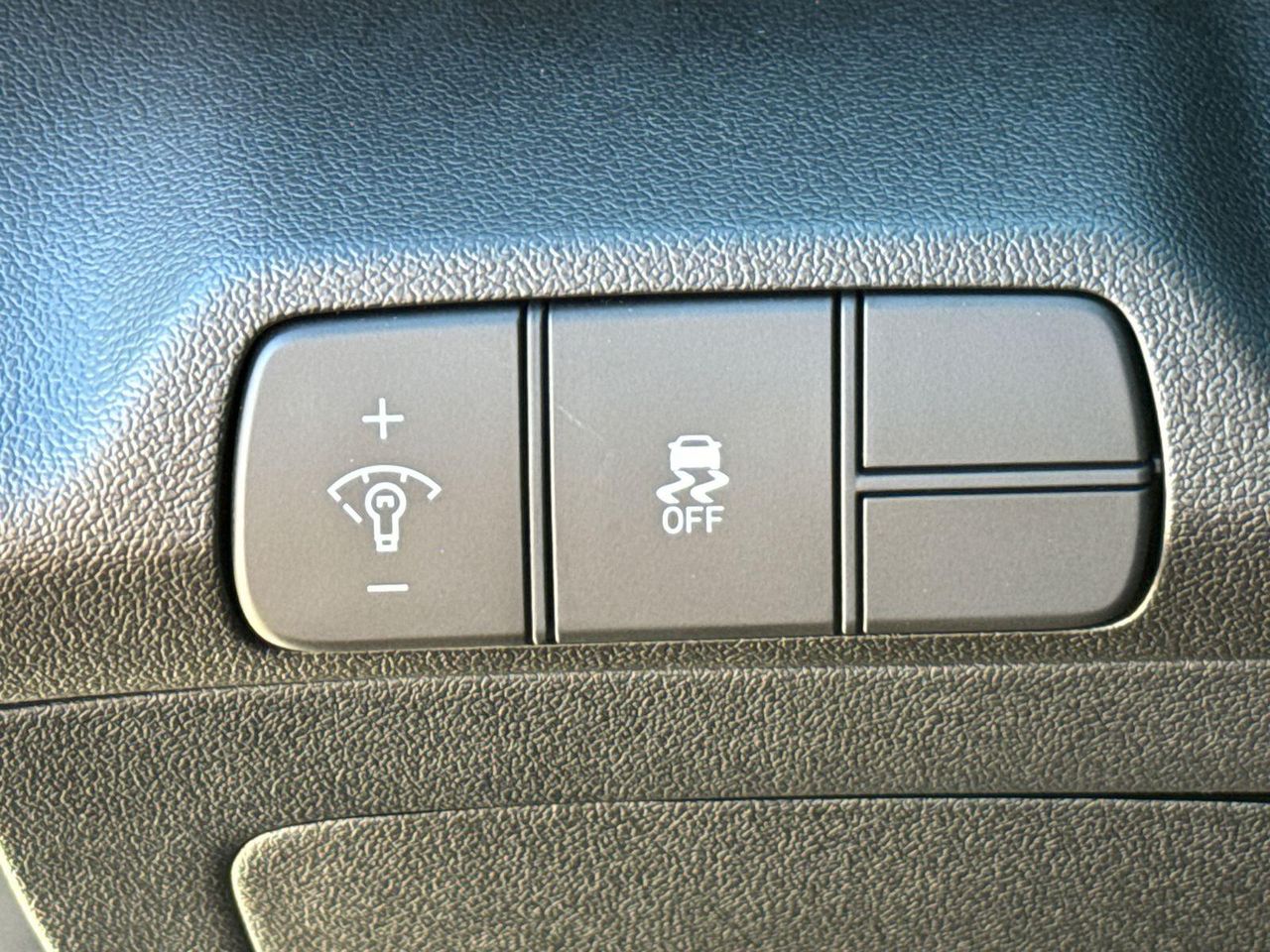 2025 Hyundai Elantra SEL - Photo 35