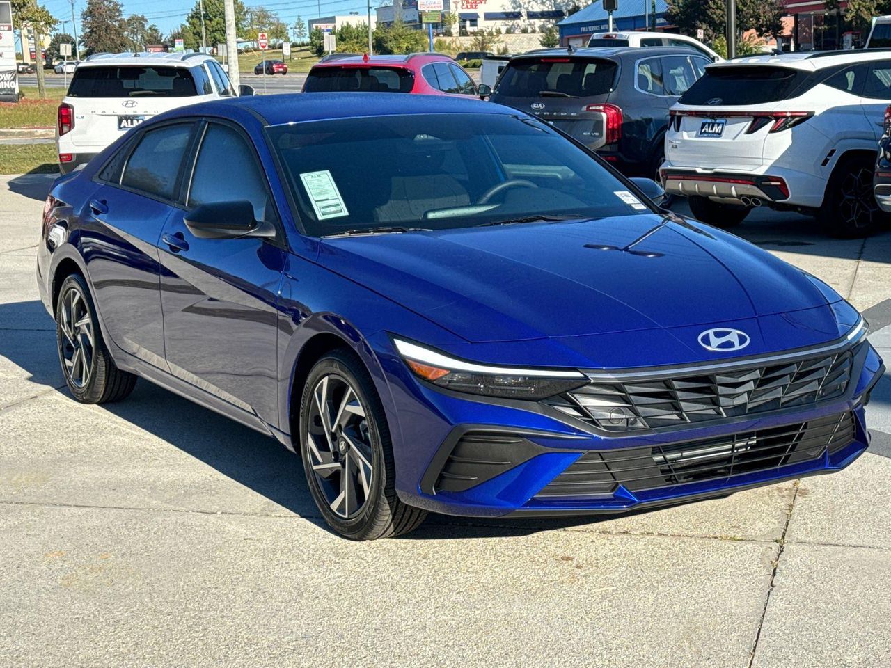 2025 Hyundai Elantra SEL Sport photo 2