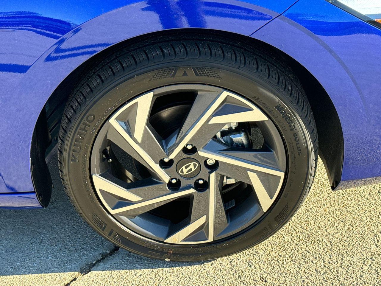 2025 Hyundai Elantra SEL Sport photo 11