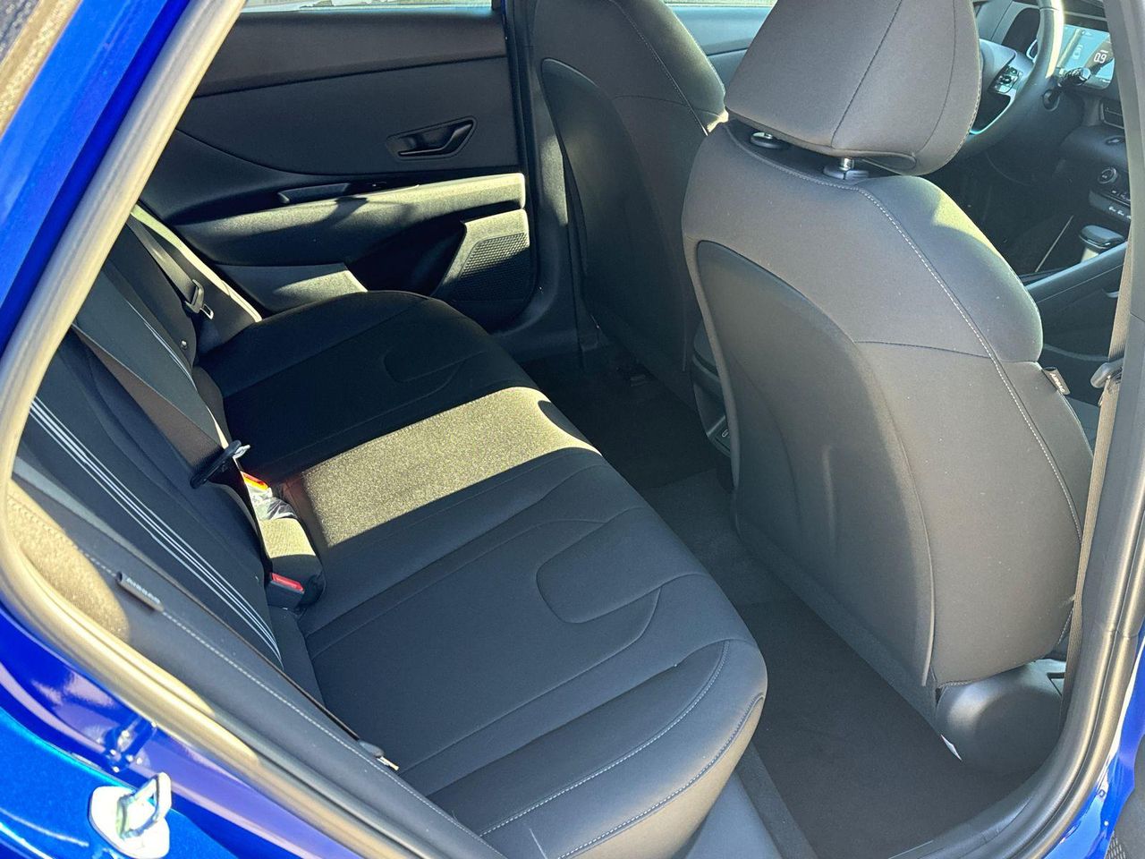 2025 Hyundai Elantra SEL Sport photo 13