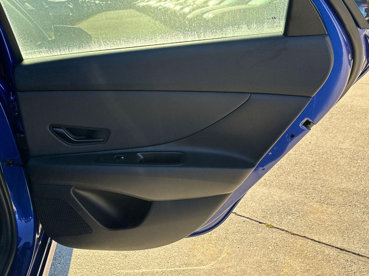 2025 Hyundai Elantra SEL Sport photo 14