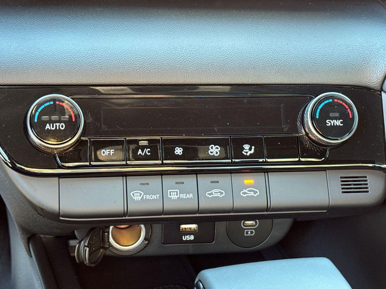 2025 Hyundai Elantra SEL Sport photo 28