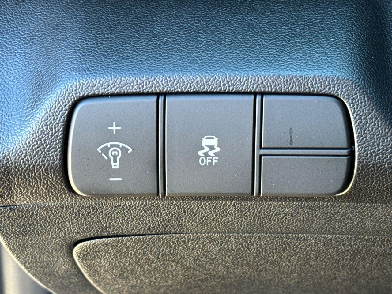 2025 Hyundai Elantra SEL Sport photo 31