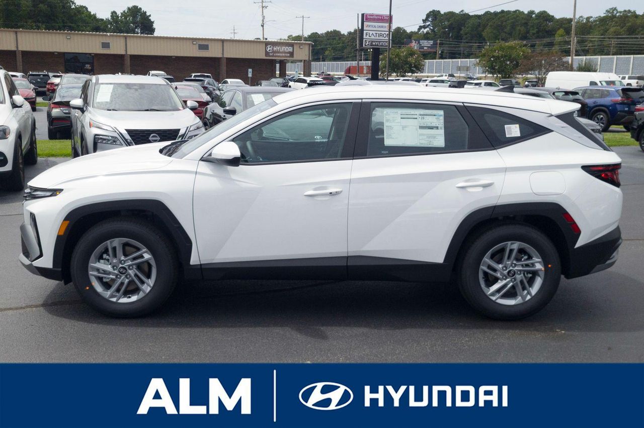 2026 Hyundai Tucson SE photo 4